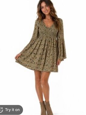 Altar’d State ditsy floral smocked mini dress-large NWOT